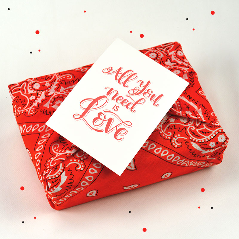 Box Surprise - All you need is love - The PopCase