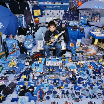 Kihun and His Blue Things_m_Fotor