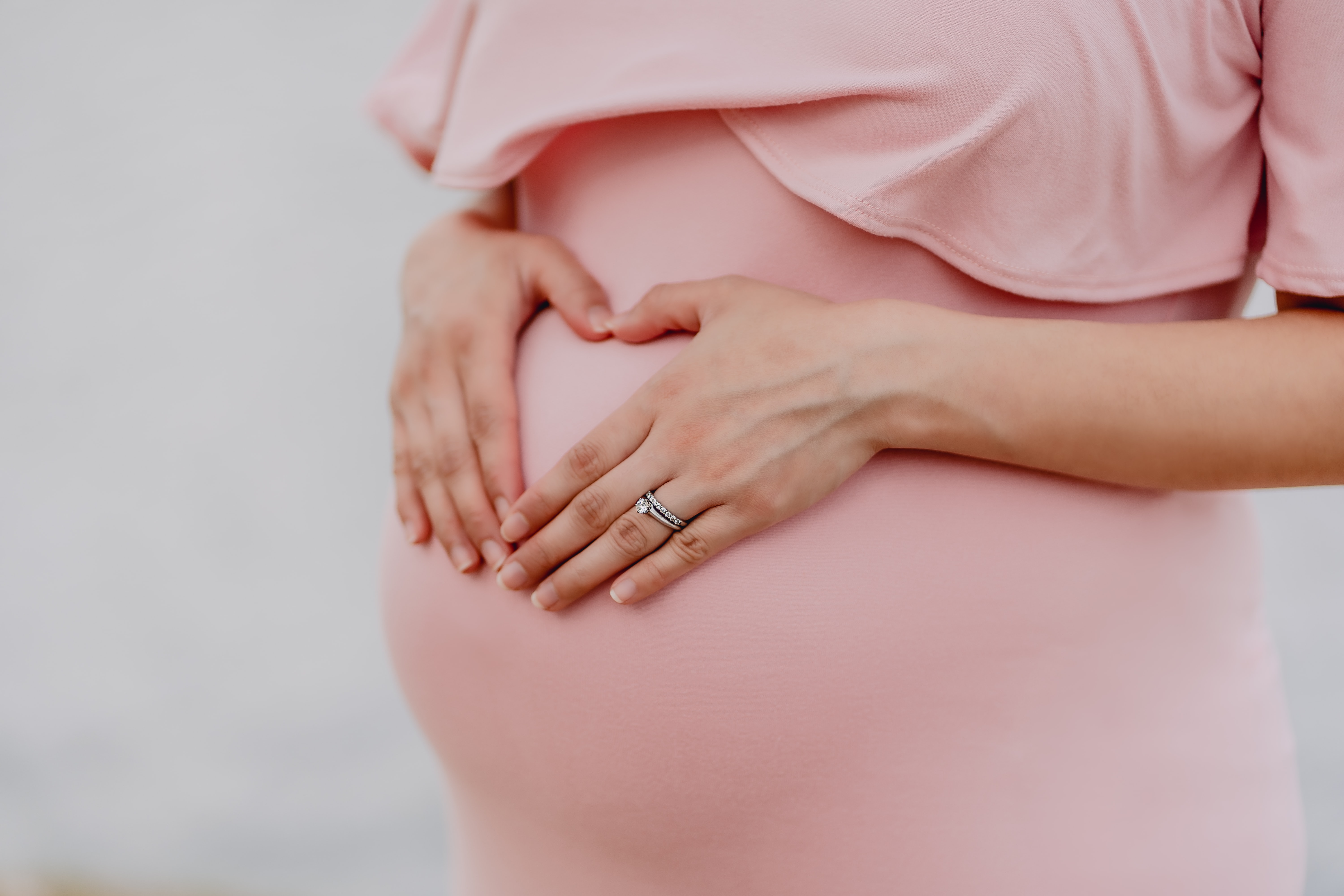 canon à confettis rose pour révéler le sexe de votre bébé